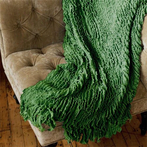 Woven Workz 109 Cahrlott Ruffled Throw