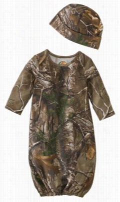 Realtree Xtra Layette And Hat Sset For Babies  - 0-3 Months