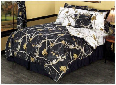 Realtree Apc Reversible Black And Snow Bedding Collection - 18' Square Reversible Pillow