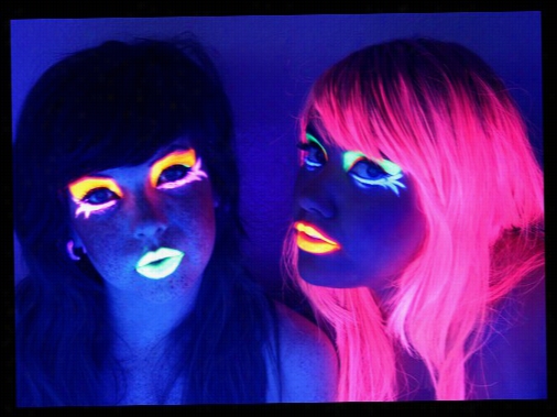 Black Light Reactive Neon Makeup With Black Lightp Endant