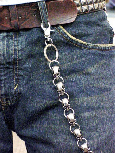 Sk Ul L Pile Cha In Of Skulls 30 Inch Jean Chain