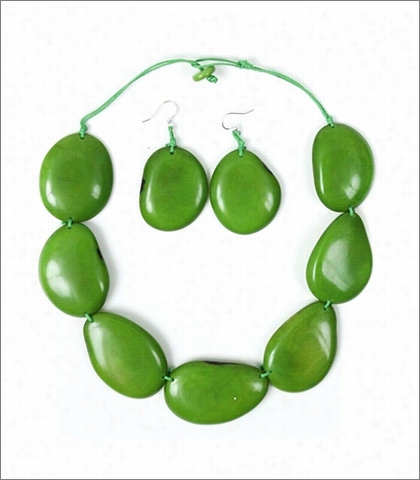 Orgaanic Tagua Jewelyr Riverston Ehandcrafted Cravsd And Polished Stat Ement Necklace And Earring Set Style Lc203 In Color Limon