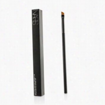 N47 Angled Eyeliner Brush