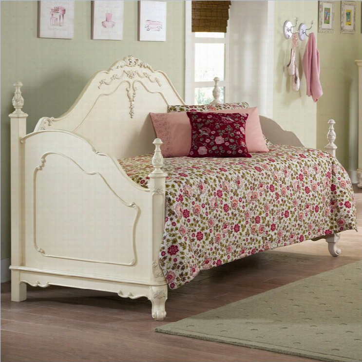 Trent Home Cinderella Wood Daybed With Link Spring In Ecru Finish