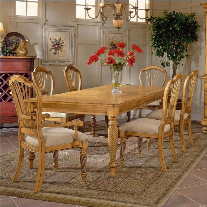 Hillsdale Wilshire Casual Dining Table In Distressed Antique Pine Finish