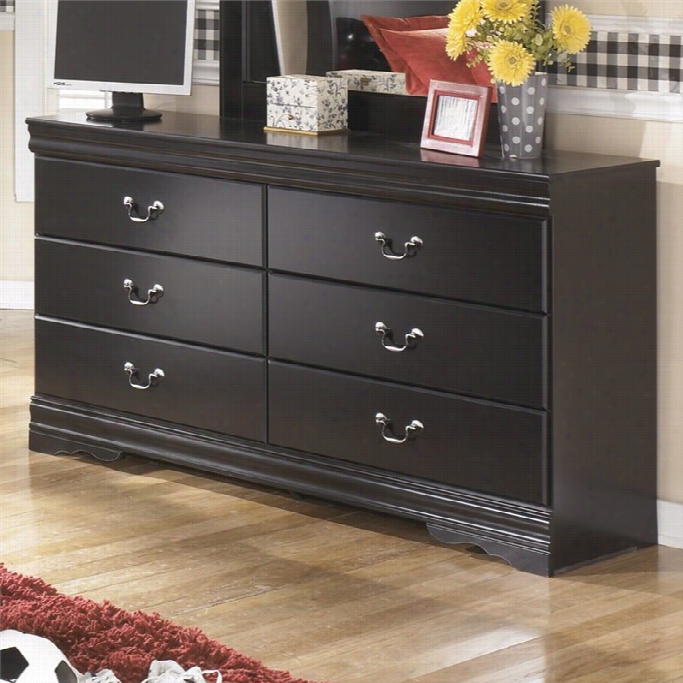 Ashley Huey Vineyard S6 Drawer Wood Doubledresser In Black