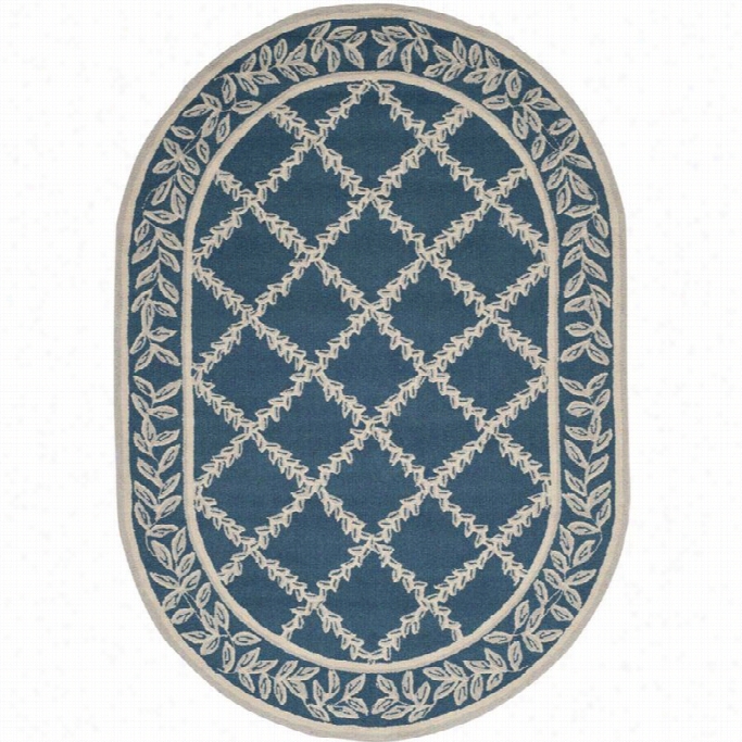 Sacavieh Chelsea Ovval Rug In Navy / Creme