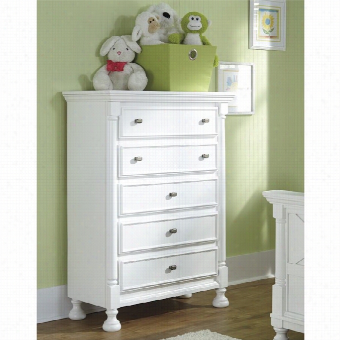 Ashley Kaslyn 5 Drawer Wodo Chest In White