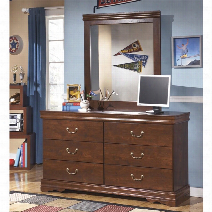 While Hley Wilmington 2 Picee Wood Dresser Set In Brown