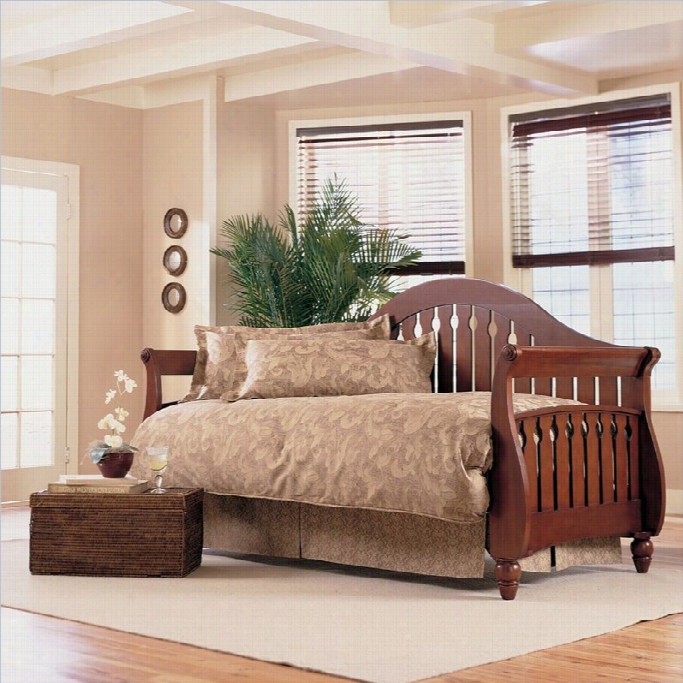 Fashion Bed Fraser Daybed Front Panel And Rollout Trundle I Nwalnut