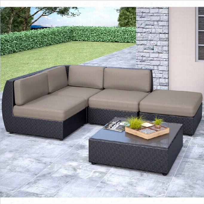 Corliving Seattle Currved 5 Pc Sectional Chaise Lounge Patio Set