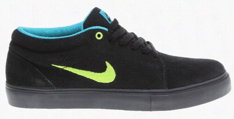 Nikes Atire Mid  Shoes