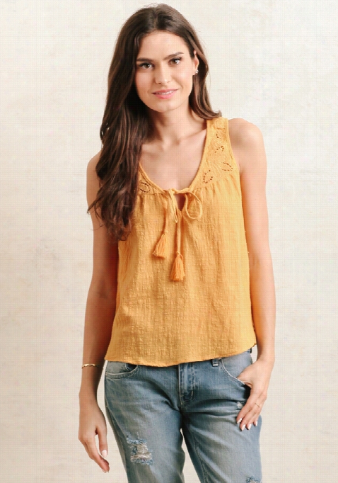 Daffoeil Hill Crochet Top