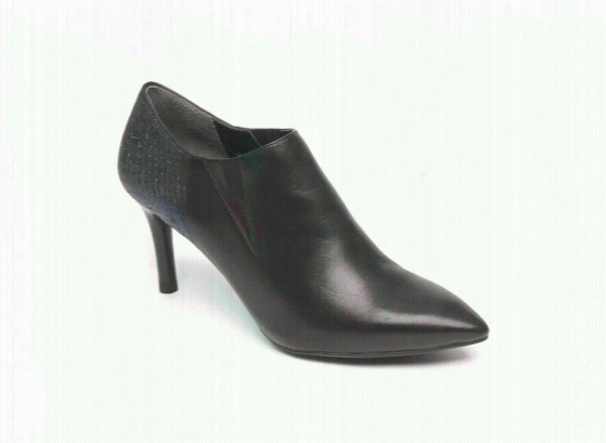 Total Motion Pointed Toe Shootie